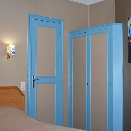 鲁贝酒店 2* 巴黎